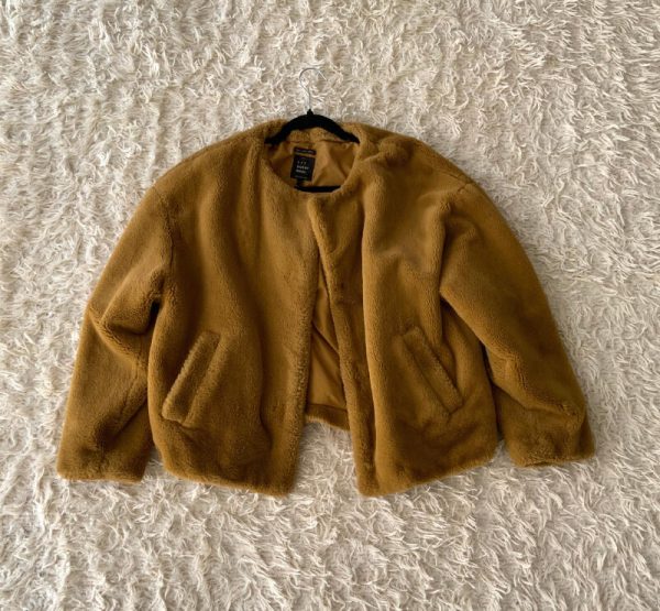 Abrigo corto mostaza