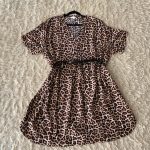 vestido animal print
