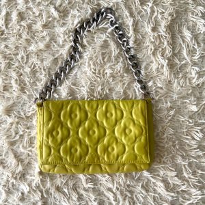 Mini cartera verde neón